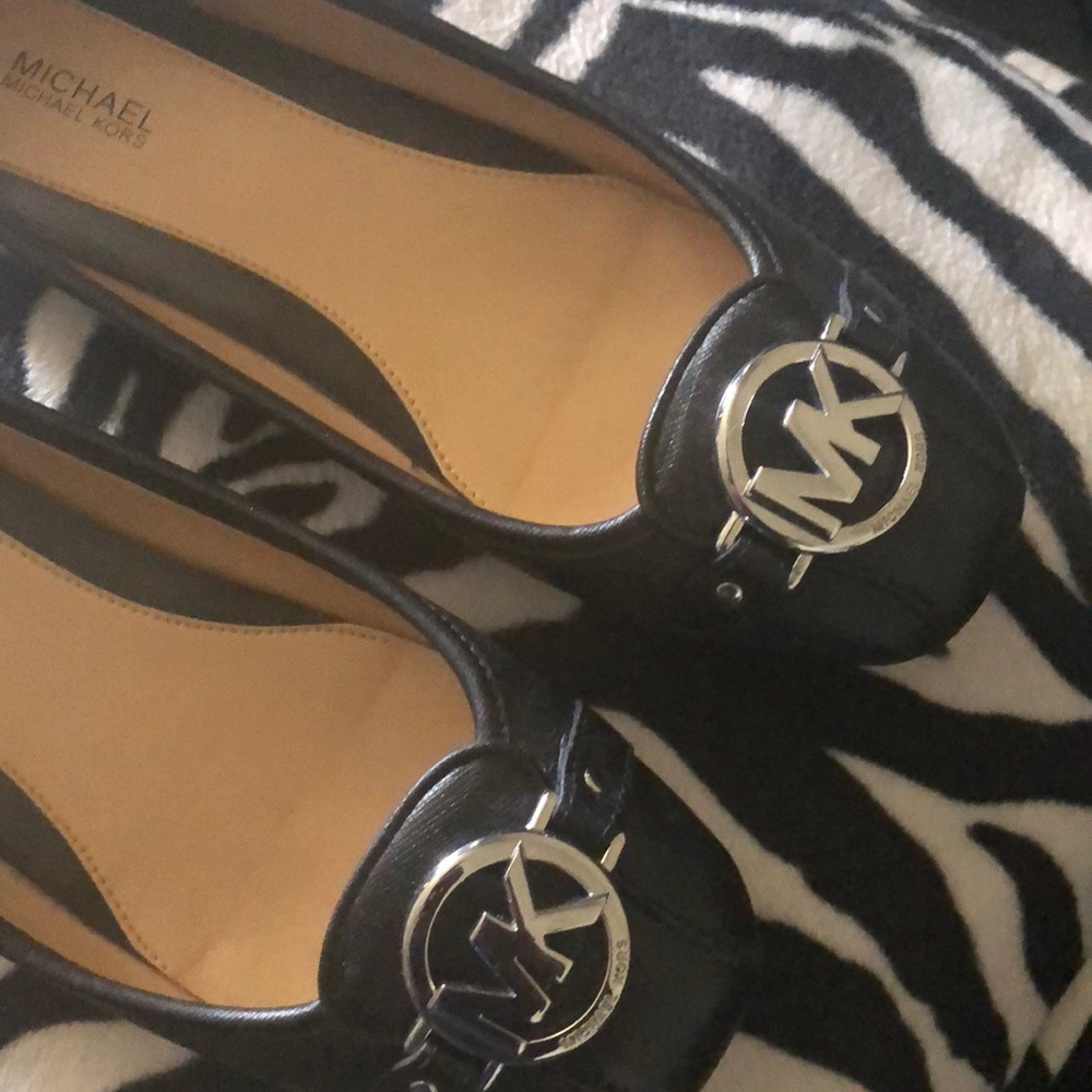 Michael Kors EST. 1981 Flats